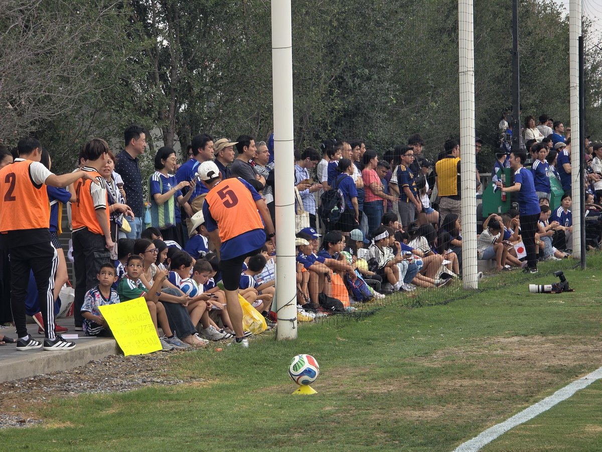 garymtzjr's tweet photo. Japón finalmente entrena en el CET ante familias japonesas que radican en el Estado de NL. 

@PressPortmx https://t.co/Ag4Iqk3oN2