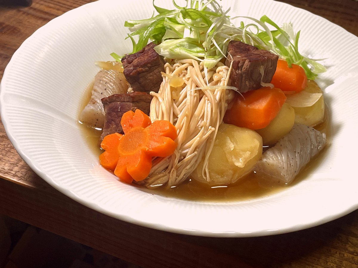 SSimo3355's tweet photo. 角切り肉じゃが｜simo3355 @SSimo3355 https://t.co/U2gQTREfMF 

#ごはん
#おかず
#肉じゃが https://t.co/TLn49F6eFJ