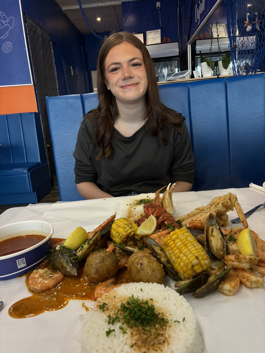 Rick1042's tweet photo. Annual Daddy/daughte seafood boil supper. We killed it folks! :) https://t.co/JGIopHVTvE