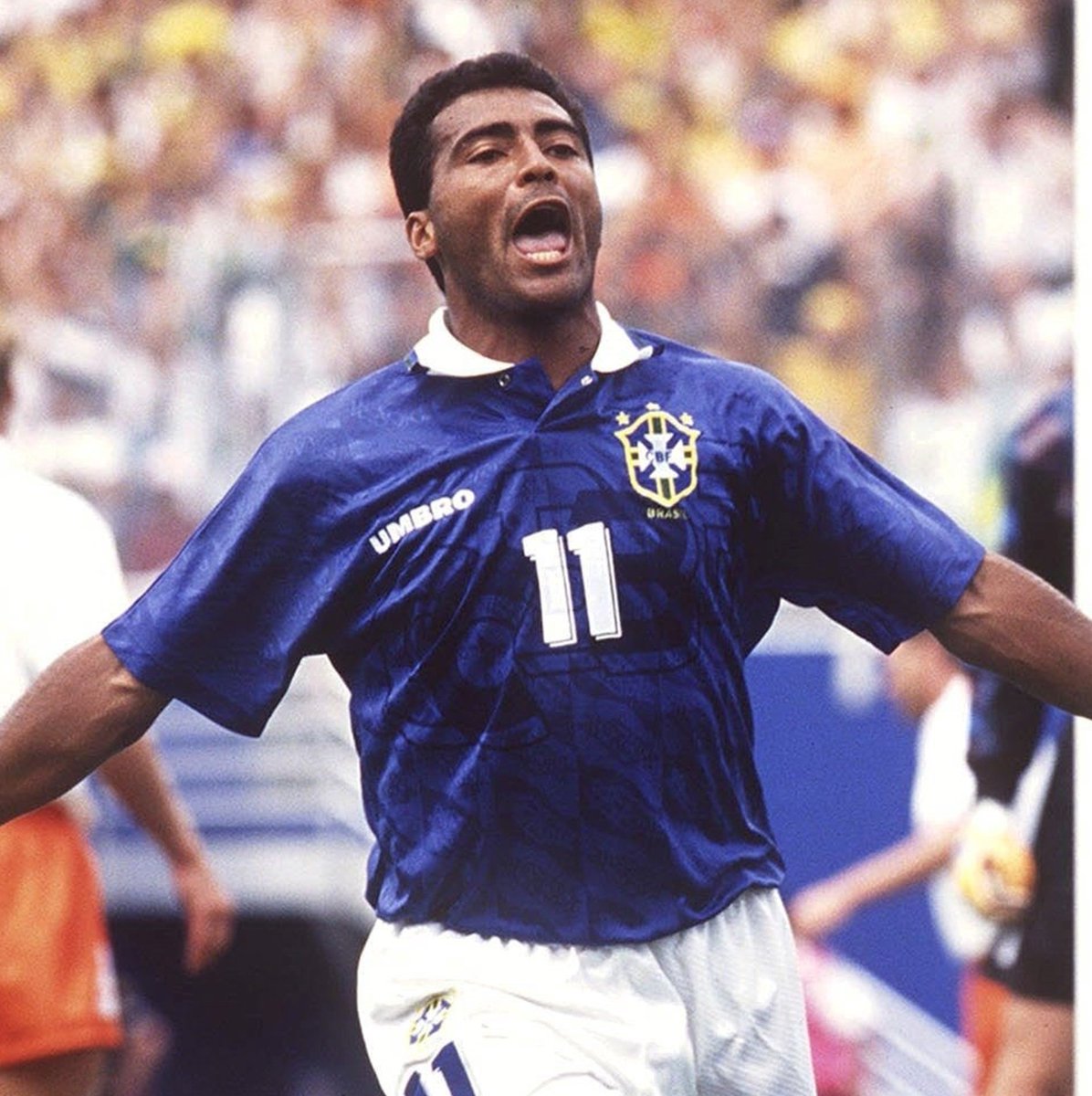 ItaloMarsinho's tweet photo. A Umbro em 94 dando de 10 na Nike em 26 https://t.co/x1vdol7r3z