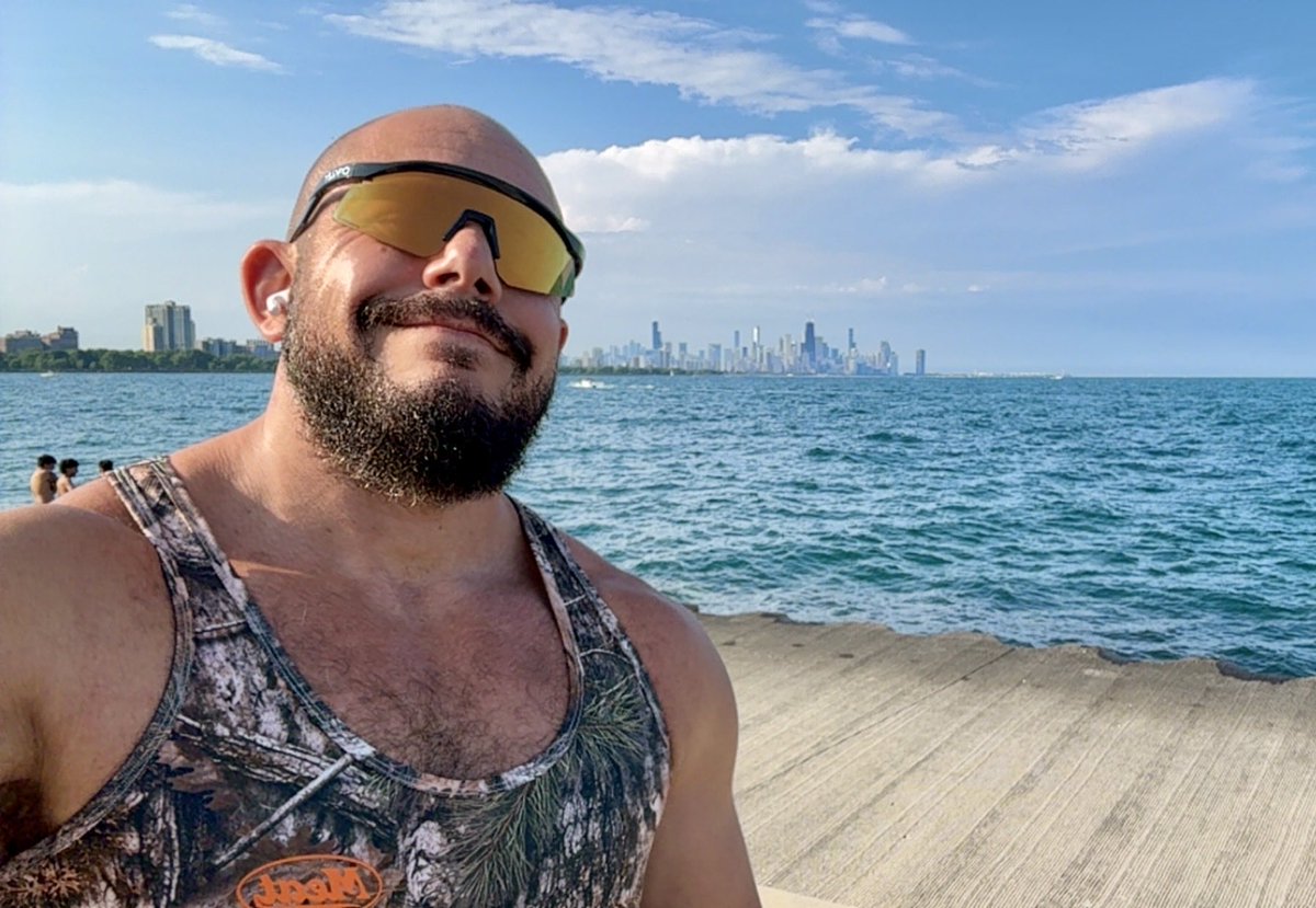 phxs54's tweet photo. Summer time in Chicago! ☀️ 🏙️ https://t.co/NsmRsrwngM