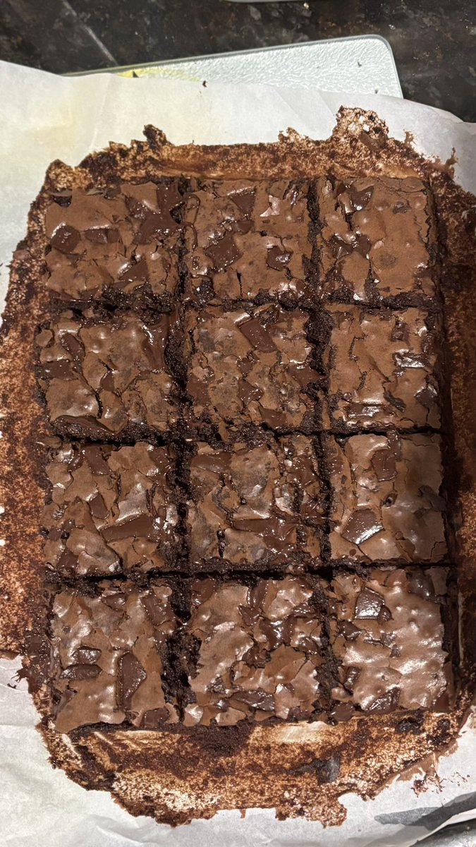 camaIIeoa's tweet photo. fiz brownie amigos, amaram? https://t.co/h1mriFTyvz