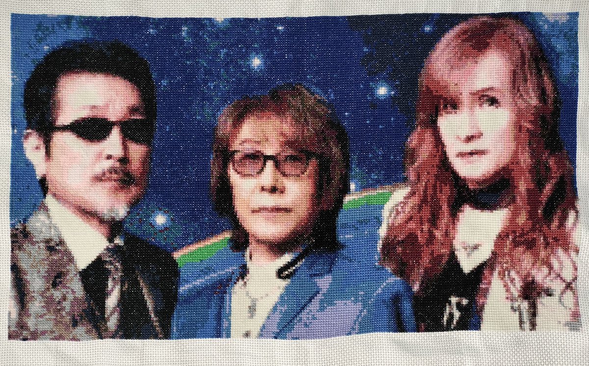 aguri07070210's tweet photo. おはようございます☁☔

クロスステッチでもTHE ALFEEさん作ってました🎶
10月から始めて約8ヶ月間チクチク🪡チクチク🪡
やっと完成しました！
楽しみながら出来きました🥰

#THEALFEE
#桜井賢
#坂崎幸之助
#高見沢俊彦
#クロスステッチ
#アル中手芸部 https://t.co/tAHx4kucnT