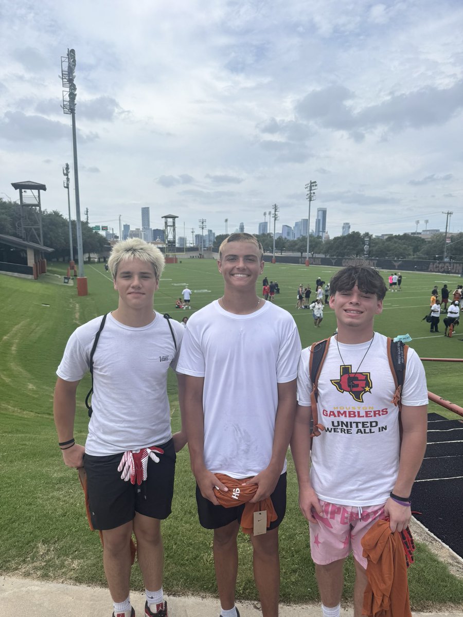 ZylarDLS1's tweet photo. Great experience competing at the University of Texas Prospect Camp last weekend. Grateful for the opportunity to learn from the coaching staff and compete alongside talented athletes from across the state. #HookEm #TexasFootball #Recruiting @TexasRecruiting @TexasFootball https://t.co/LwhVgPmkYK