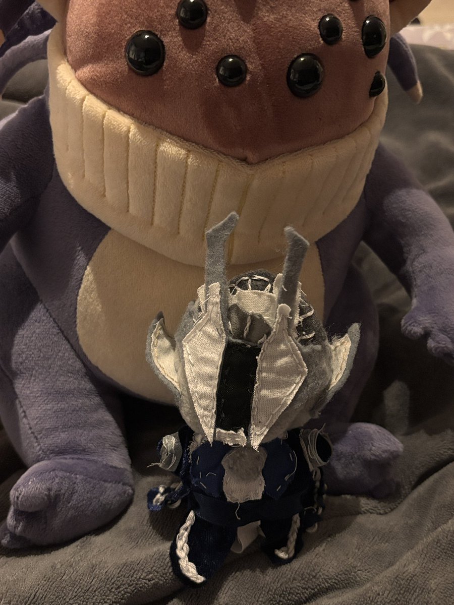 thistlefangirl7's tweet photo. im super noob at sewing but i made my guardian mini to be friends with riven #wlarps https://t.co/76bPr85WpU