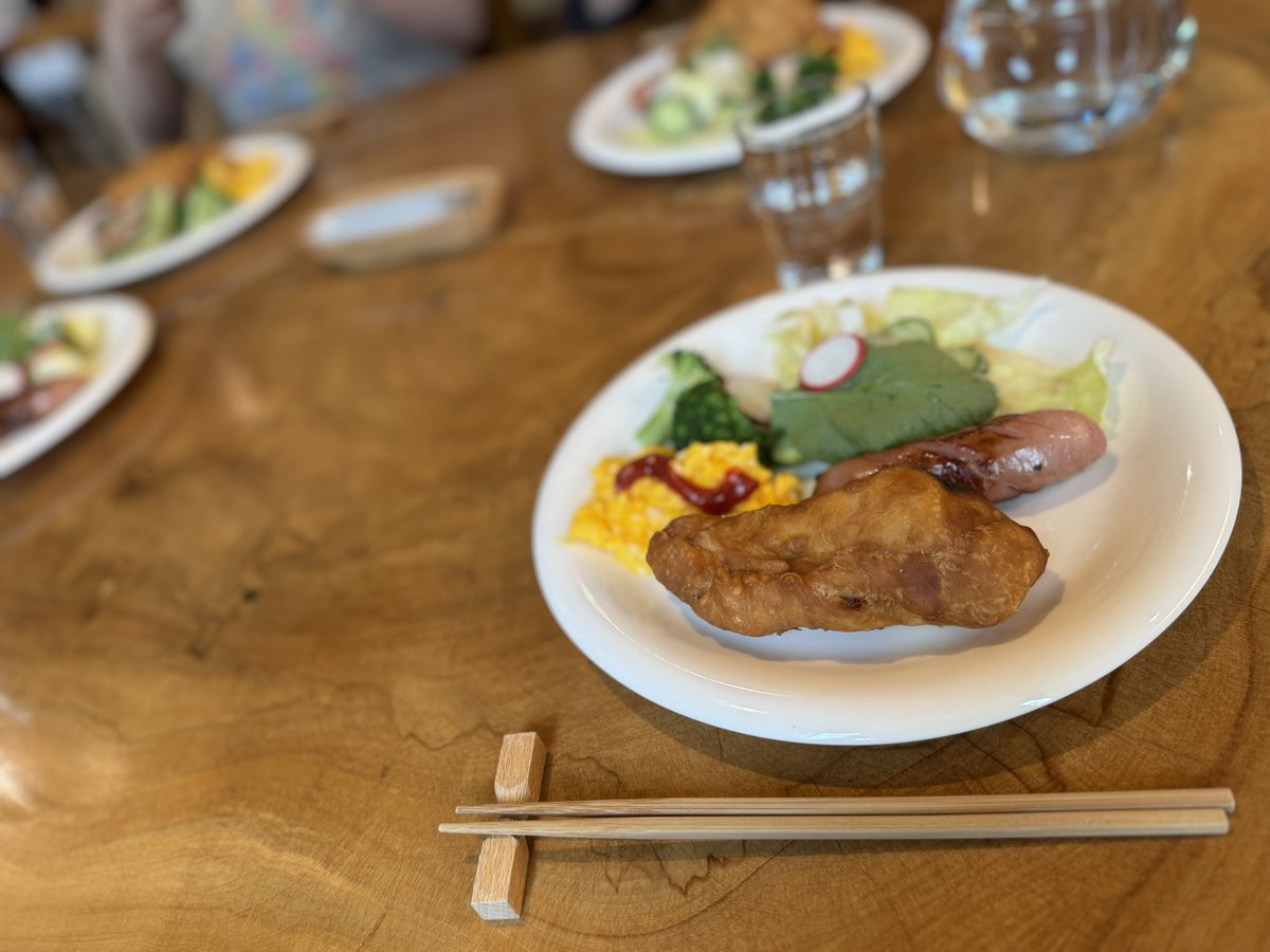 CubeGs's tweet photo. カレーパン朝飯からの木塵ご飯フェーズを経てベランダで一服
風が気持ち良くて腰が上がらない笑

#木塵 https://t.co/wBEPDzxSj3