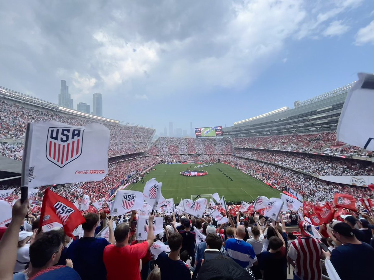 HarryKroll's tweet photo. Incredible scenes at Soldier Field today for a sendoff exhibition game. Atmosphere was electric. Genuine shame we have a home World Cup once this generation and have no real games in this great soccer town. https://t.co/Kcf64Q24mV