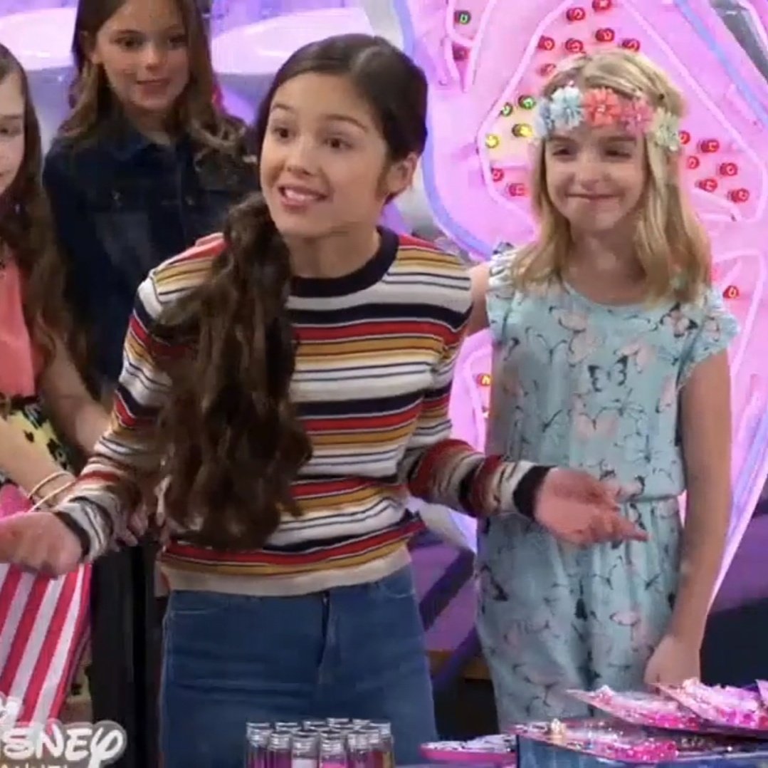 eternalroseanne's tweet photo. Mckenna Grace on Olivia Rodrigo:

“She gave me her number, and has always been so sweet to me.”

when she first put ‘drivers license’ on Instagram, I DMed her.

“you’re going to be huge when this comes out!’ And next thing you know, she’s the biggest star in the world.” https://t.co/KvNC9UfRpt