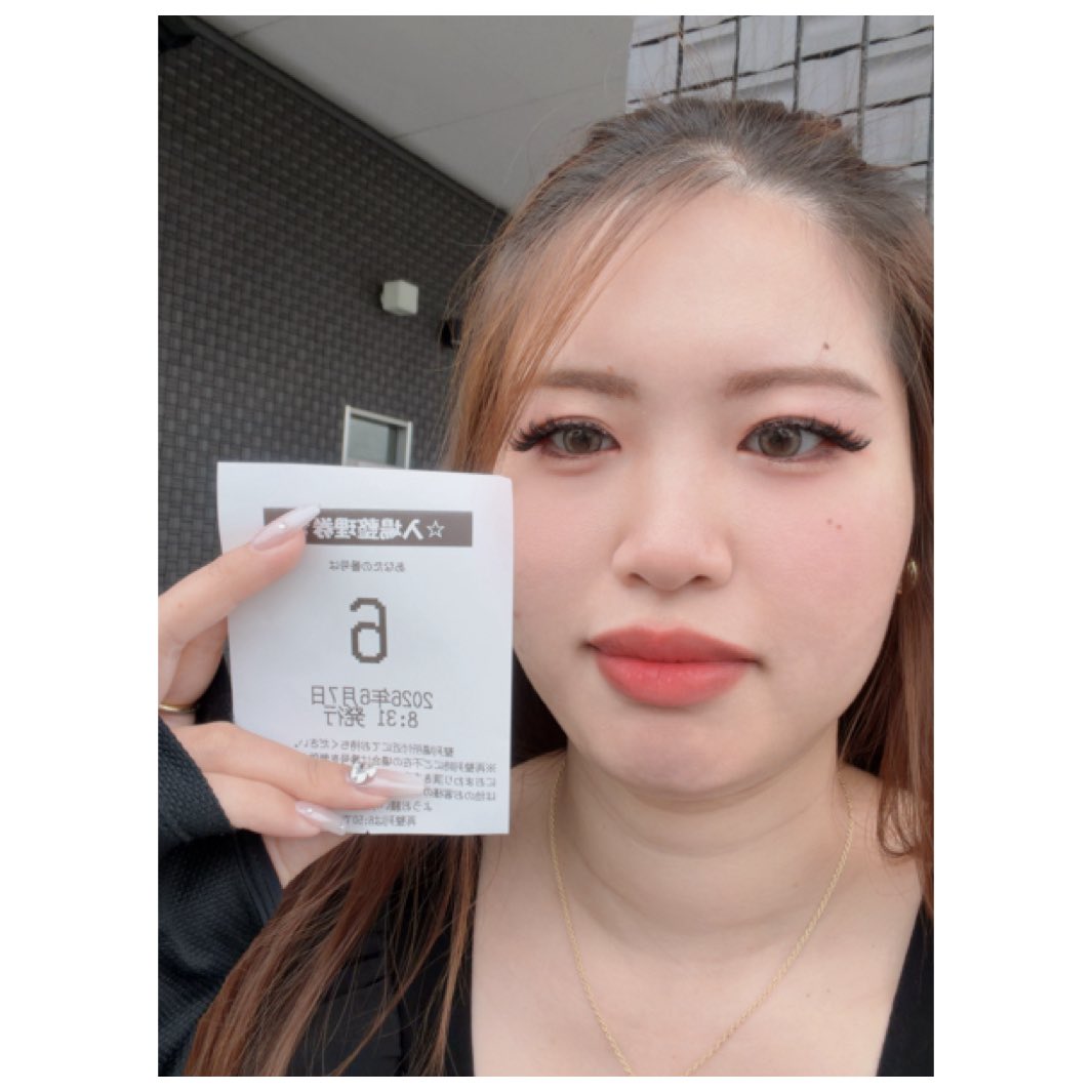 mamiya___777's tweet photo. おはようございます！
抽選は6番でした！あーーいい数字！（笑）
雨が降りそうなお天気ですが
めぐみの雨でありますよーーにっ
今日も一日よろしくお願いいたします◎

#ウイング桑名店 PR https://t.co/vcbqp7zzcp