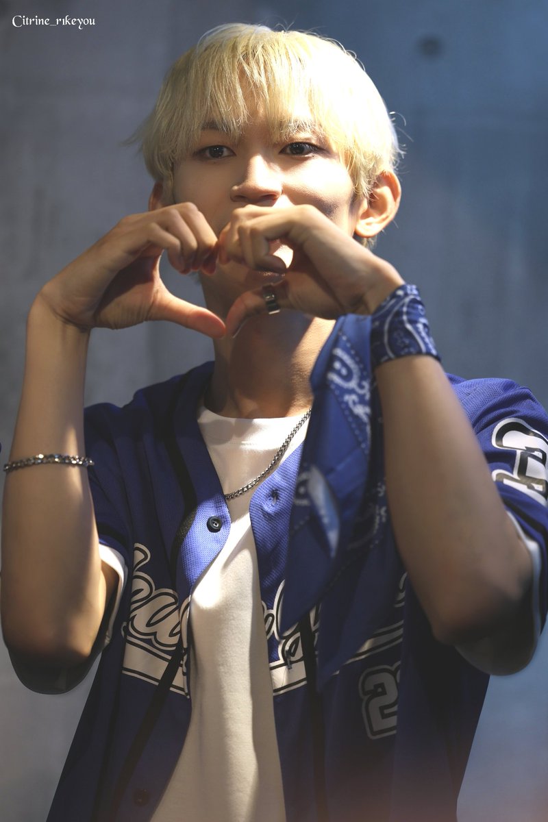 Citrine_r1keyou's tweet photo. 260606 MY LIVE☘️
#R1KE #라이크 
#try1 #트라이원 
@try1_official https://t.co/TIva0ucVSO