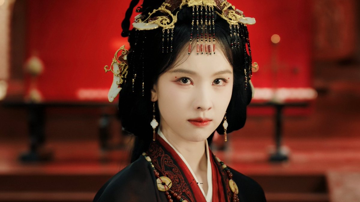 darkrivertes's tweet photo. Chen Du Ling was born to play Chu Zhao. The character's intensity, calculated coldness, and thirst for revenge make her a fascinating protagonist, ready to take down one by one those who cross her path. https://t.co/SySR9w3RNp