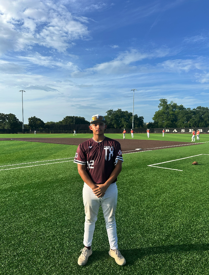 FiveToolTexas's tweet photo. F: South @TwelveRecruits Maroon 2027 8, HQ55 Baseball 0
PoG: @RomanG_BSBL 5 IP, 0H, 0R, 5K
HoG: @SwaggyT3333 2-2, 2R, RBI https://t.co/MZn991IJBH