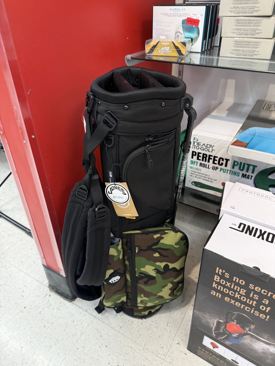 kyletyrrell's tweet photo. I’ll see your needlepoint at TJ Maxx and raise you with a Jones golf bag (I didn’t cop as I would never steal valor from the troops)
#TJMaxxing https://t.co/e1KTFK9dCT
