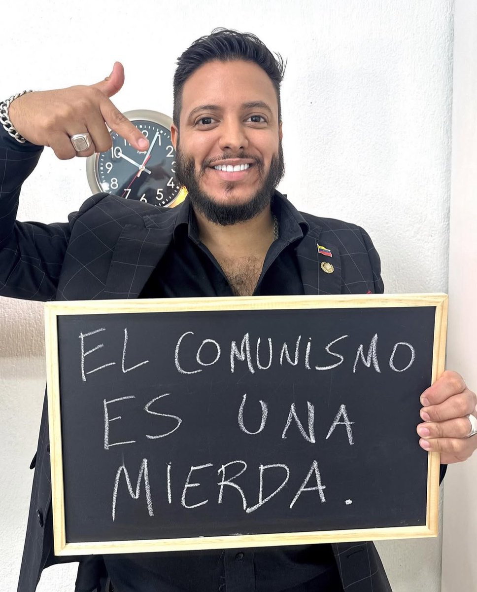 eduardomenoni's tweet photo. Levanta la mano 🖐🏻 si estás de acuerdo. https://t.co/5RnGTARjeP