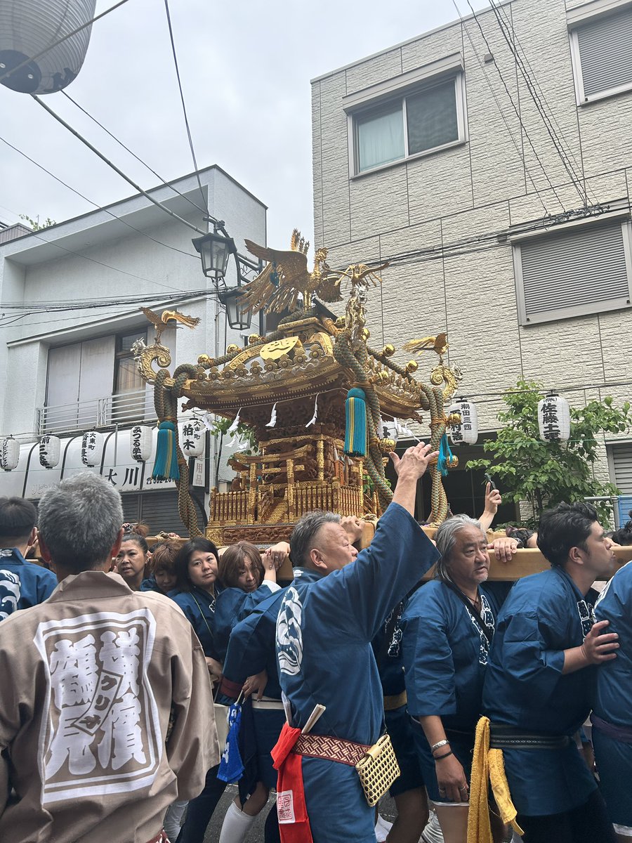 yukarinstyle's tweet photo. おはようございます！昨日、今日は地元氏神さまの祭礼。自宅が神社の参道にあり、宮出しの活気からのスタート。
ありがたいことに、リスティングには約1ヵ月位の長期のお客様が入ってます。
神様に守られているなーと今日も実感。
1階のもんじゃ屋は、お昼からオープンします🤗ステキな1日を〜 https://t.co/TyjF3j66Rf