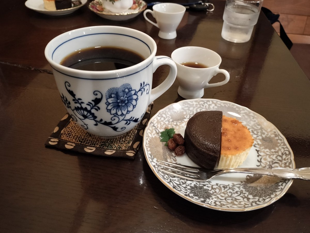 yoncru's tweet photo. あすなろさんにて小休止。 https://t.co/ckYrN5wV5m
