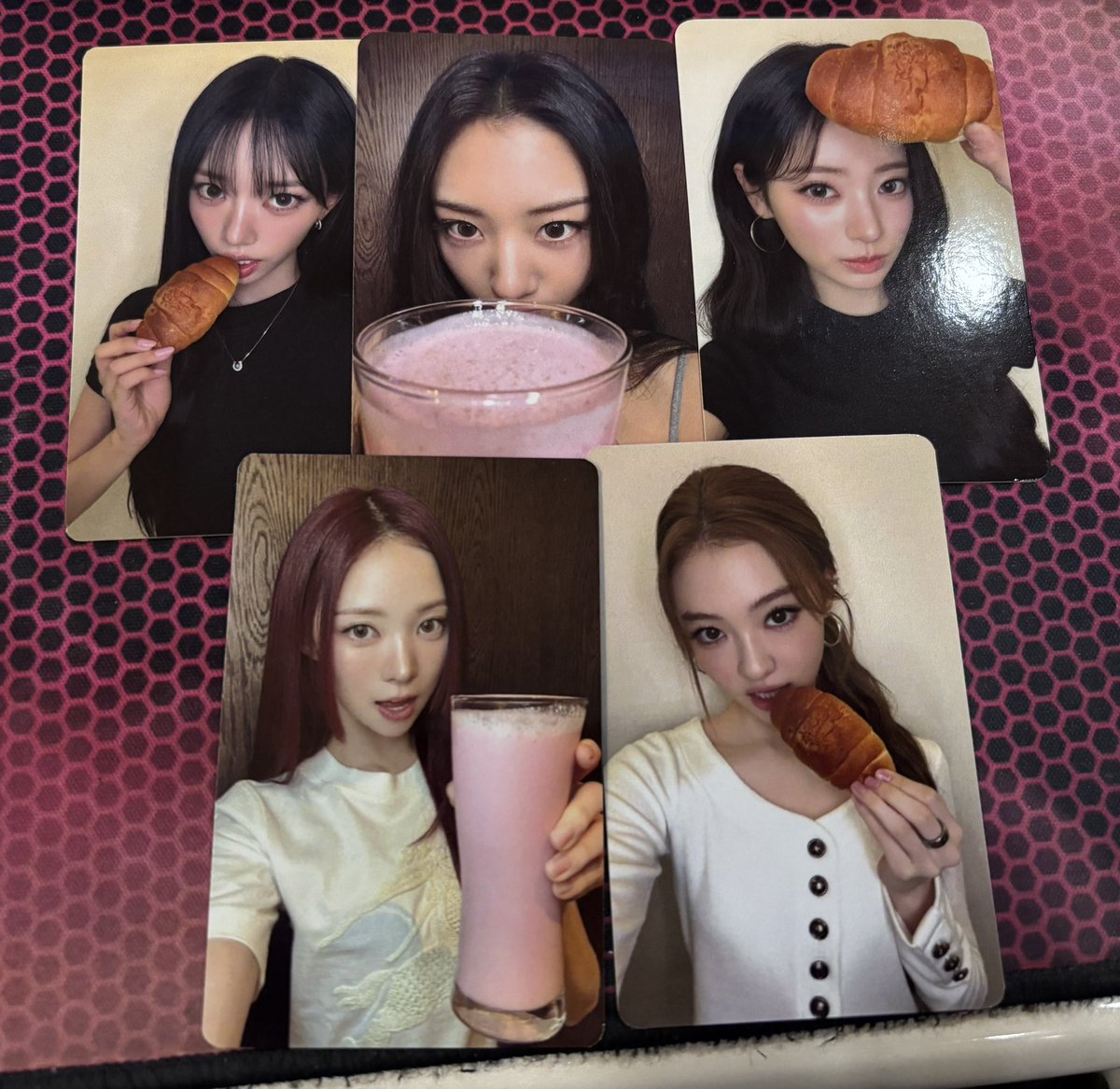 bratzpage's tweet photo. wtb meovv gawon inkigayo broadcast

BUY ⭕️

띠로리 미야오 인기가요 1주차 사녹 공방포카 pc photocard https://t.co/FtnL3vPNH2