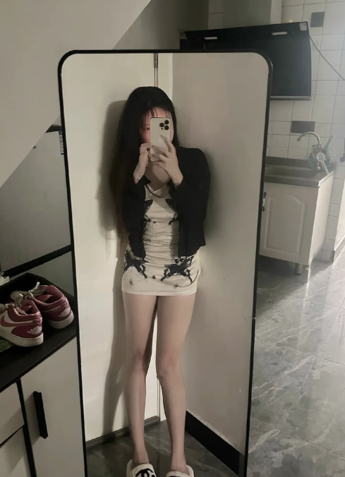123rafar's tweet photo. 想起那些温暖的时刻，aa我希望有一天能和你一起低语，感受那份特别的亲密。#盐城 #女仆 https://t.co/pHYWkdClow