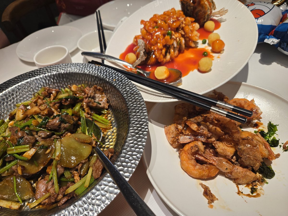 xiaokacha's tweet photo. 运动完吃牛肉，虾，鱼，哐哐哐吃，哈哈 https://t.co/YchHdE5gyV