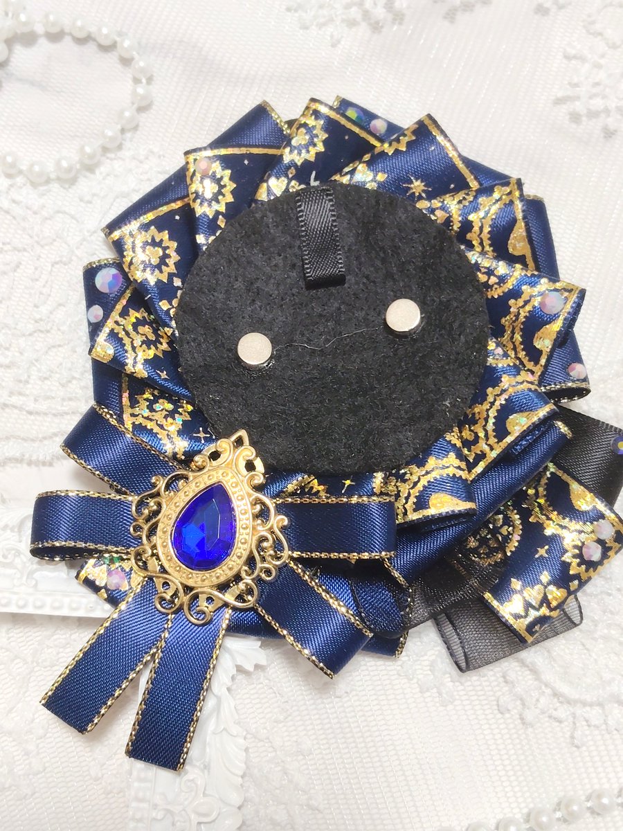 hm_asterism's tweet photo. それぞれ異なる表情を持つ柄リボンたち🎀

︎🤍💎ホワイトオーロラ
💜💎ラベンダーオーロラ
🖤💎ブラックオーロラ 
💙⚙️ネイビーギア

柄リボンシリーズ4作品をメルカリに出品しました🕊️
 #痛ロゼット
 #推し活グッズ
 #ハンドメイド
 #推し活 https://t.co/Q92gT3tDyl
