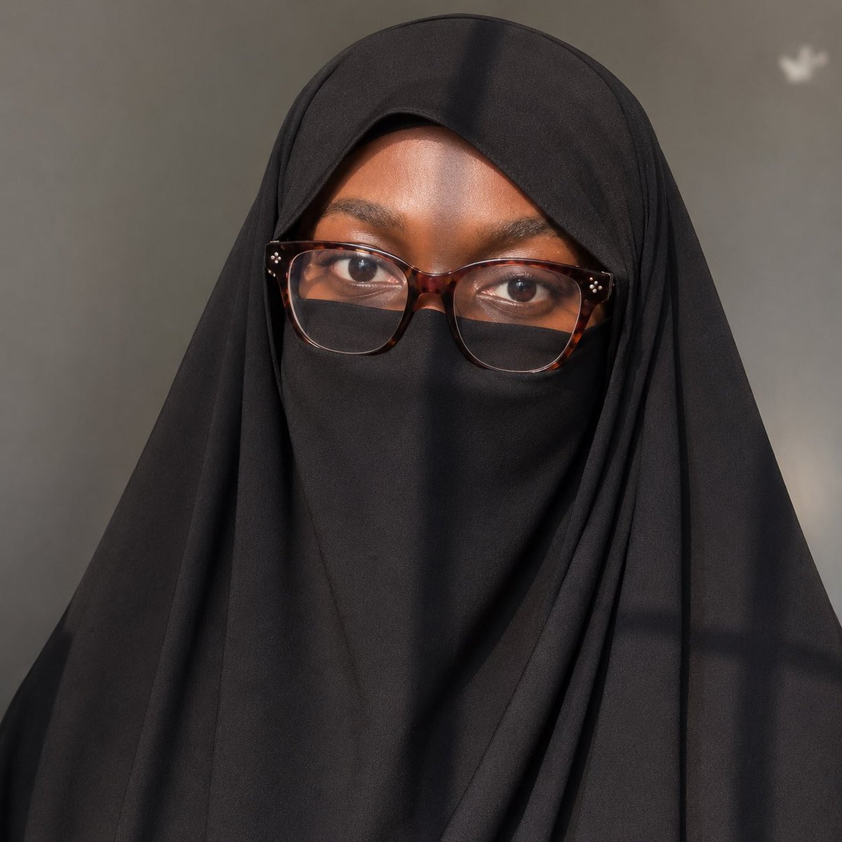 ShallomTalja's tweet photo. At least put your hijab before you talk https://t.co/AcNuTFg7DI
