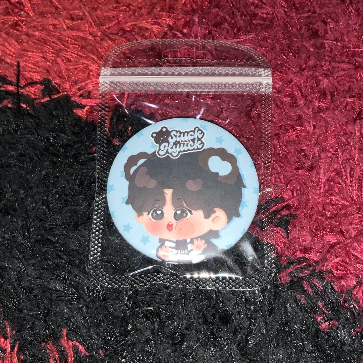 rnsnjun's tweet photo. aku jugaaa dapet jepitan, sticker, pin gemesss haechan dari kakk @mochiesklim @sunbearluvv @needsc0ffee @byshomisho_ 🩷 makasiiih banyak kakkkk<33 https://t.co/vHnnpHKZOz