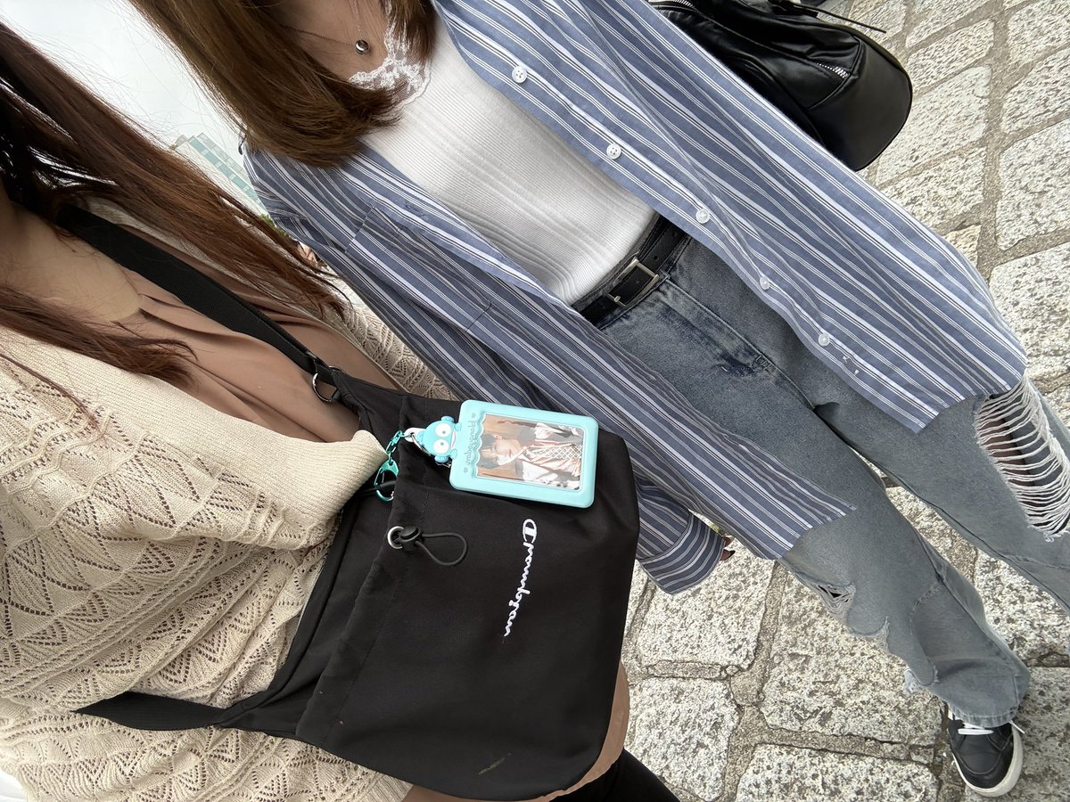 sk_bbtop's tweet photo. @ma_non24 つきました！
こんな服着てます！ https://t.co/3OTc6ilbNq