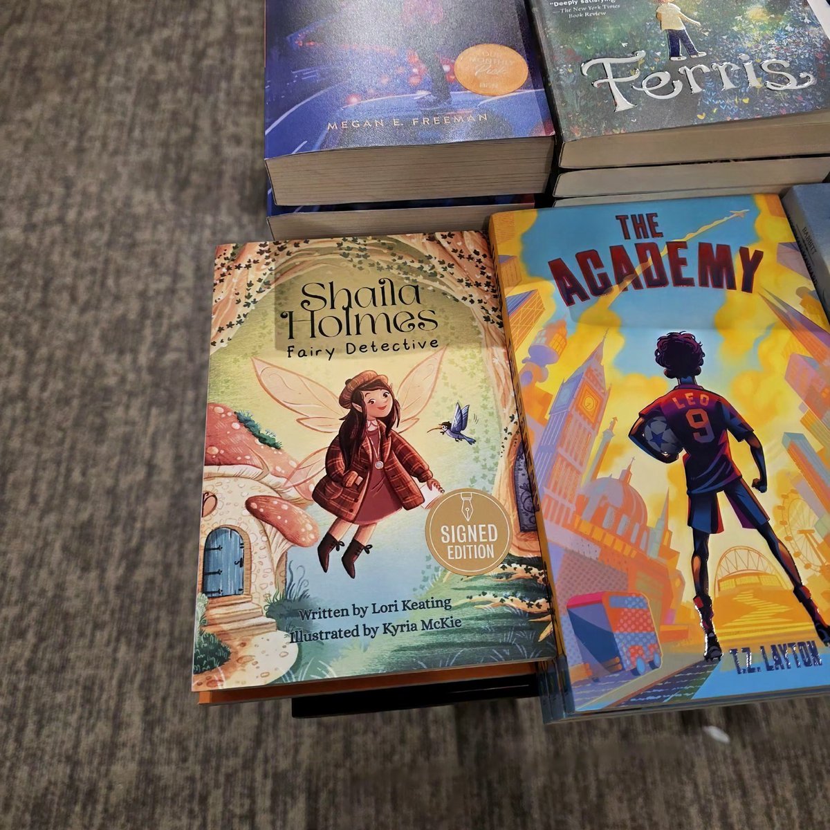 SRGraham_Editor's tweet photo. Signed copies of #ShailaHolmesFairyDetective by @LoriMKeating made their way onto the Summer Reading table at @bnbrandonfl yesterday. 😍 Be sure to stop by if you're in the area and pick up a copy! 

#ProudEditor #EditorsDesk #EditorsLife https://t.co/GfTrTc8Rjb