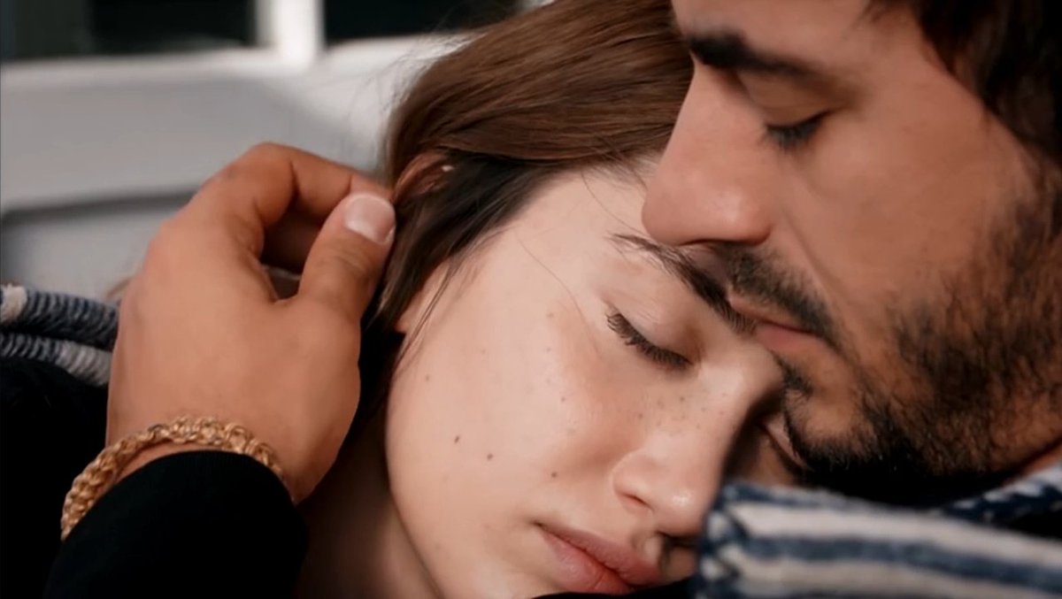 AbhiRanians's tweet photo. A beautiful morning with SUNSHINE nd HIS PROTECTOR☺️❤️
How lovingly HE was adoring n waking HER up🥹SHE is truely HIS 'baby'❤️

#arafta #MerTes https://t.co/py4k5mJKFM