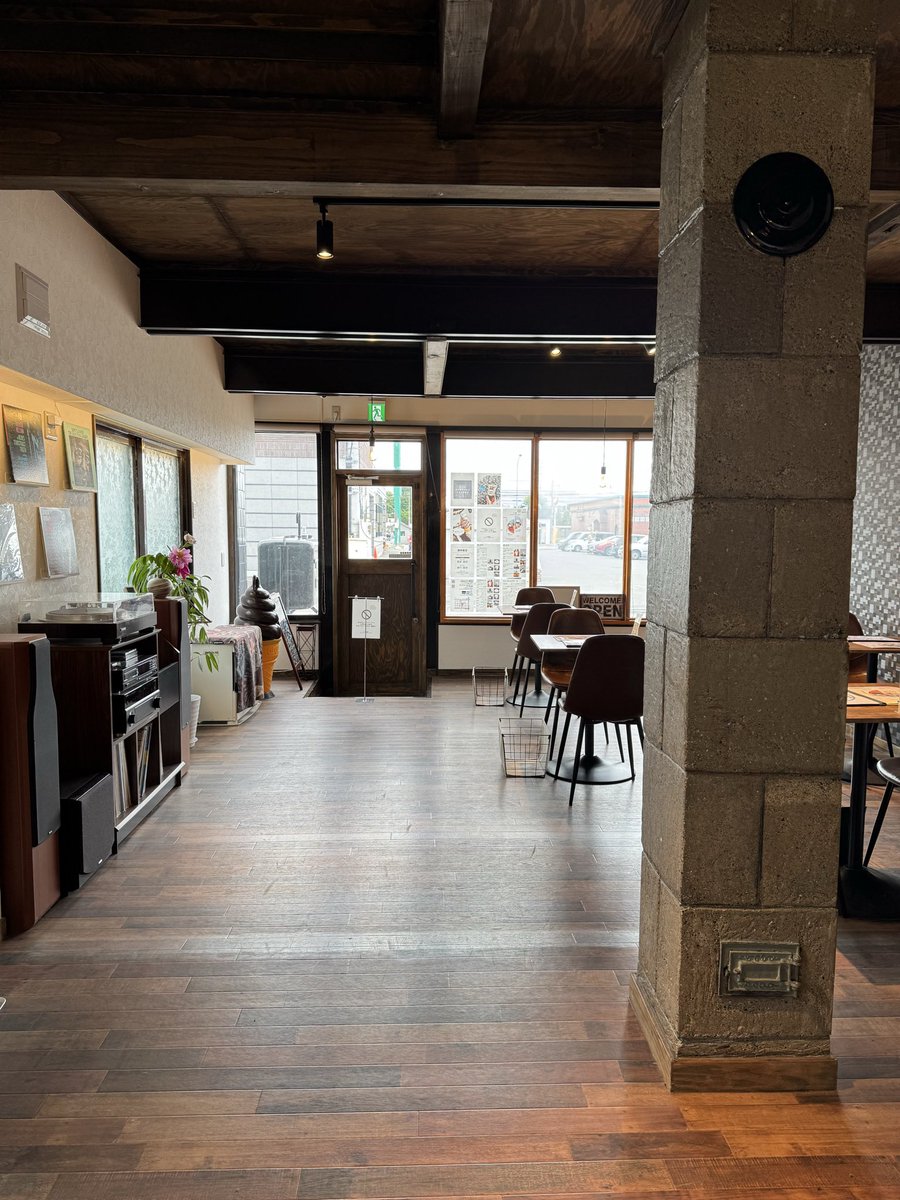 cala_cafe's tweet photo. おはようございます☺️
今日も曇り空で肌寒いですねー🥹
そんな日は店内でゆっくり過ごしませんか✨
温かいドリンクもご用意できますよー😊
テイクアウトのみも大歓迎ですよー🙌
当店では他に珈琲ゼリーシリーズも人気です👍
もちろんテイクアウトもできますので
ぜひ遊びにいらしてください🫰 https://t.co/fBoNxYQLhA