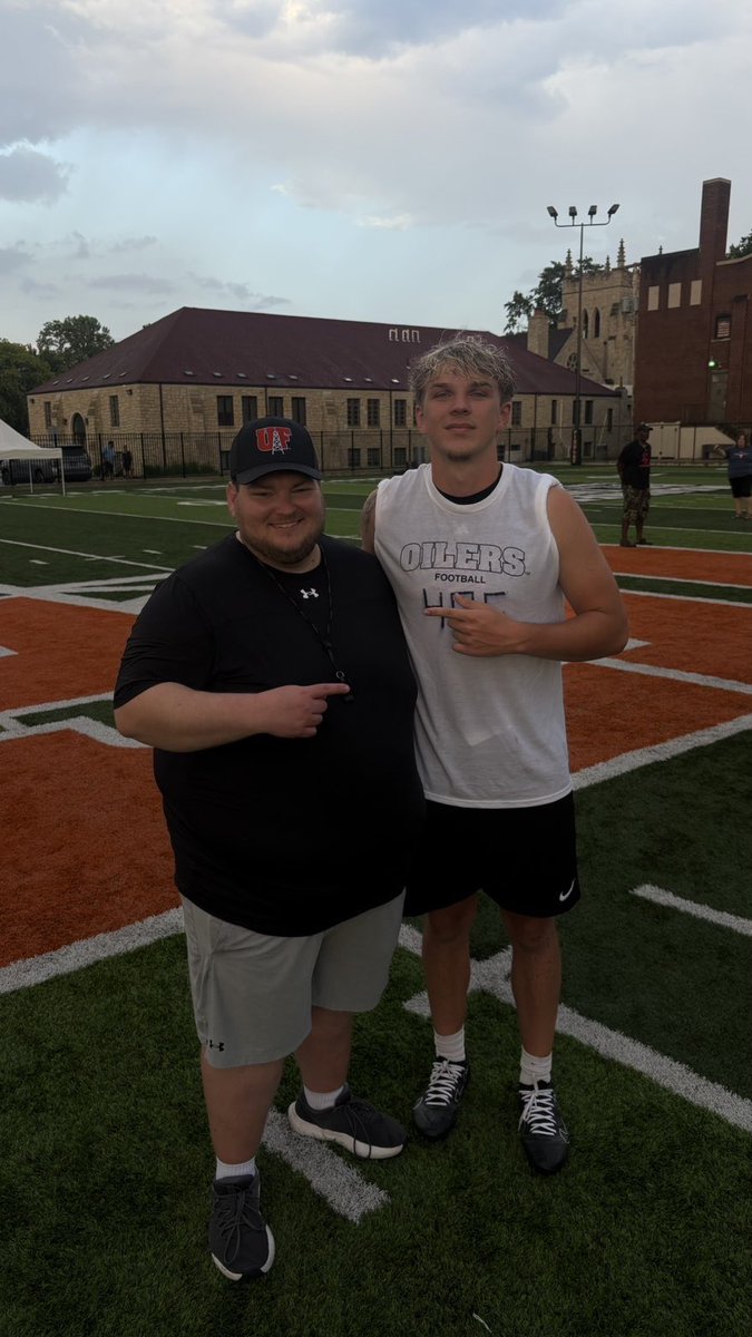 T_Sev8's tweet photo. Had a great time competing at @FindlayOilers camp today! Thank you to @CoachBlaiseUF and @CoachJWilson51 for the opportunity to compete and get better!! https://t.co/JNgMWBjaDX