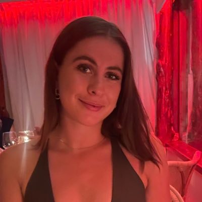 HowiGotCustody's tweet photo. @LSPENCERELLIOTT <-- square jaw, manly lookin homely psycho chick (👀's like a botched tranz surgery)...wrote an article that women don't need men when they buy a home. WTF?  Sociopath narc much? Materials > relationships typa ho3, w/multiple botox work. 

Article link below https://t.co/PZi2Zzbaph