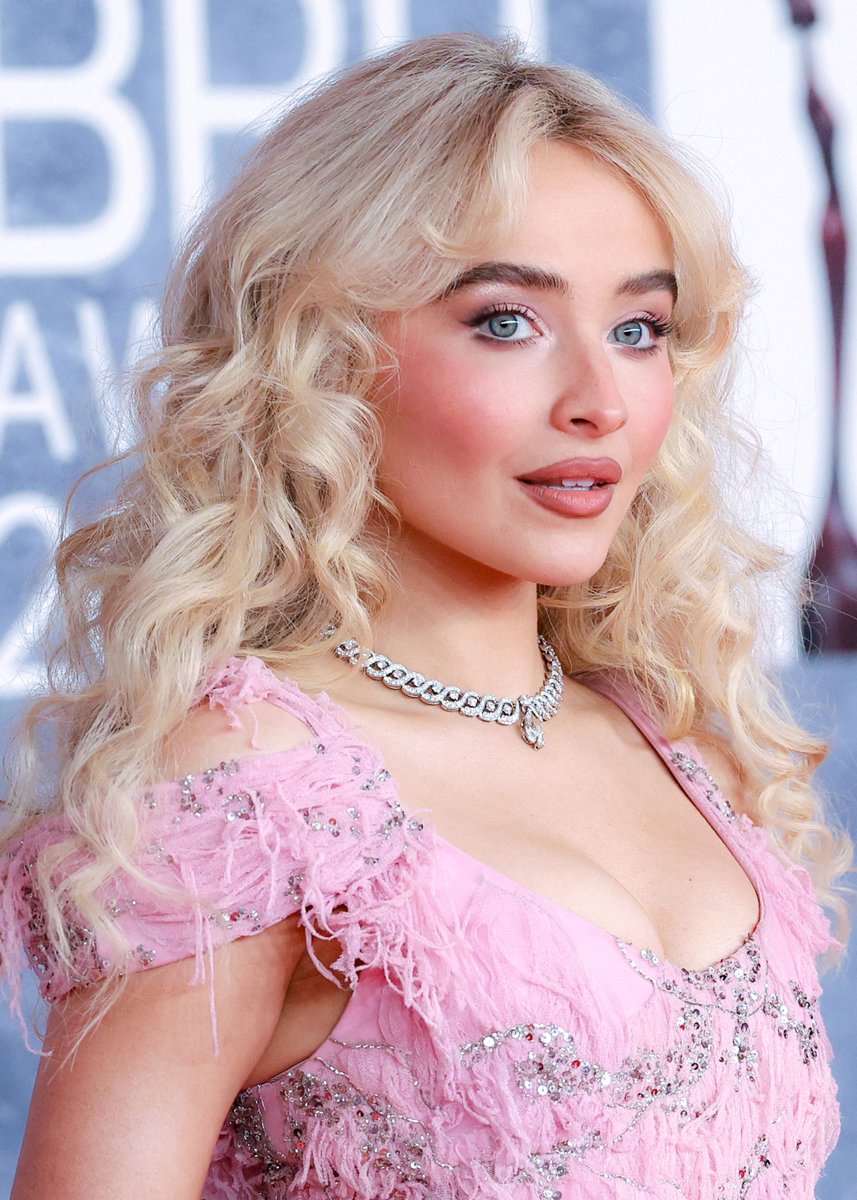 sabrinasc_edits's tweet photo. Sabrina at The BRIT Awards on March 1 2025 https://t.co/jBjc0NeYOP