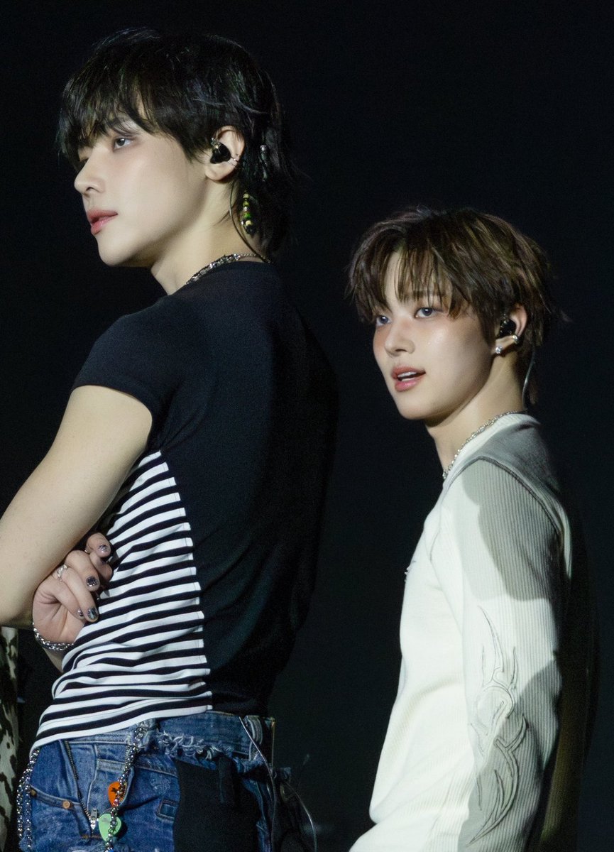 ejpopbase's tweet photo. weverse con tmrw and i’m still at the 2025 weverse con ncej restaurant https://t.co/uF8XSODpLD