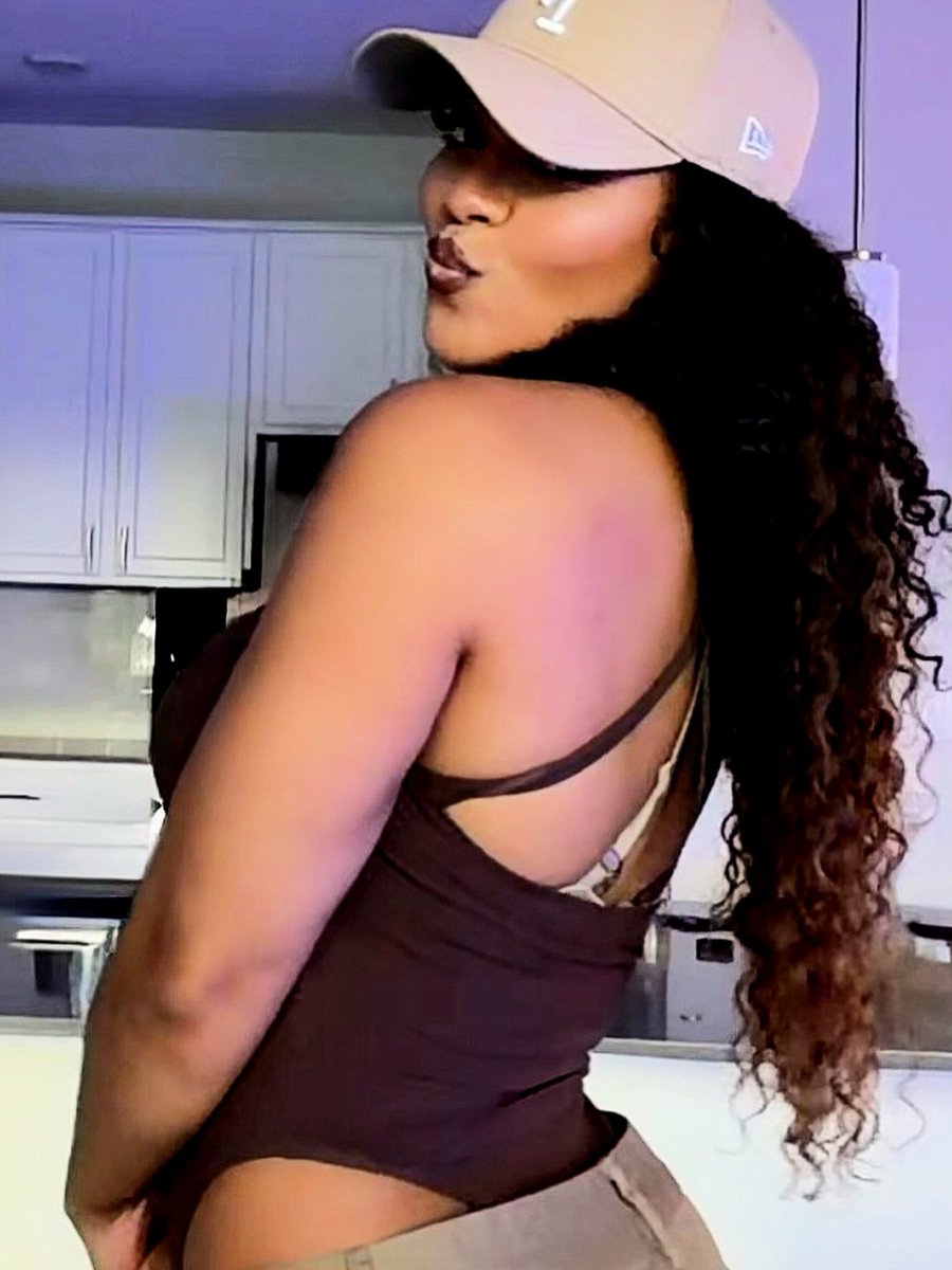 onlybrookIyn's tweet photo. Everything you wish you were. https://t.co/FAyPAG0tq1
