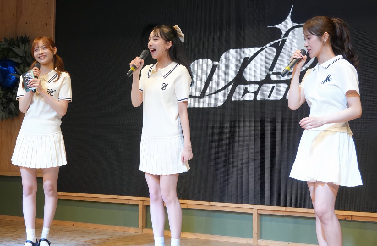 unicode315's tweet photo. UNICODEが3人体制になって初ステージから今日で1年
(みおちゃんがハンバーグを服に飛ばして衣装に困った日から1年)

はっきり言って、離れたファンの多くは、
メンバーは好きなままだけど、運営に呆れて離れた
残ってるファンにも少なからずモヤモヤはある

そんな中でもメンバーは前を向いて、
日々成長して、進化して、ますます魅力的になっている
そんな3人を応援できることを誇りに思う

最近UNICODE見てない方、また見に来てくださいね
今のメンバーめちゃめちゃ輝いてますよ🥕🤍🐢🌻🦢🫧
