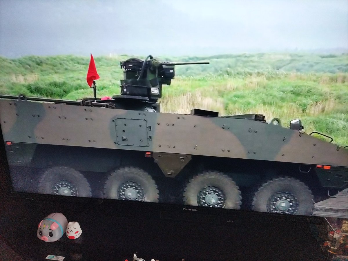 boy_816's tweet photo. 総火演開始、AMV8輪装甲車
射撃　射て！ https://t.co/H3xu0p15PB
