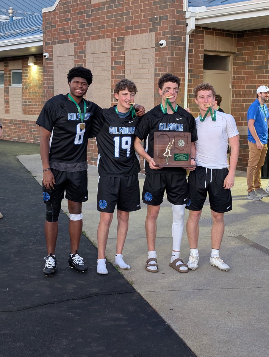 NeilTurner_345's tweet photo. Regional Champions! My team made school history by beating Wooster 8-7 in the regional finals. https://t.co/bT8fuo9gi2