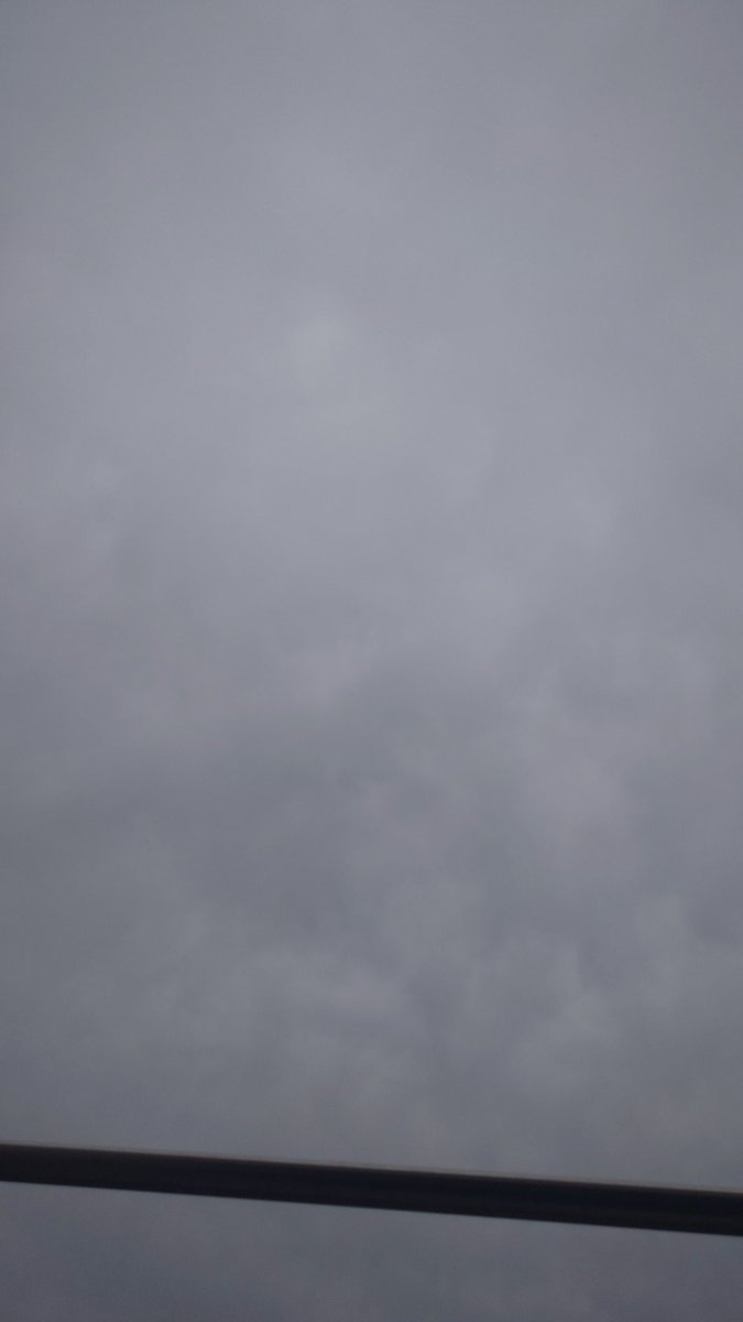 gen0310's tweet photo. おはようさん！
そろそろ梅雨入りですかね？
またまた曇り空〜
バキバキすぎる………
ストレッチせんといかん
今日も楽しんで参ります🤙 https://t.co/pnKDZbFNbi