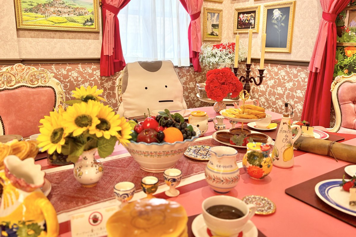 SSV__official's tweet photo. オラ♪おはようございます。
ダルシネアのおうち「カーサ ダルシネア」🏠テーブルにはスイーツがいっぱい🍰🥞💕仲間たちを招待してティーパーティーを開催するみたい🫖

タンクトップくんが遊びに来ているよ〜( *ˊ˘ˋ* )
#ヤバイ志摩スペイン村屋さん
#タンクフェス https://t.co/Fq415GRuuu