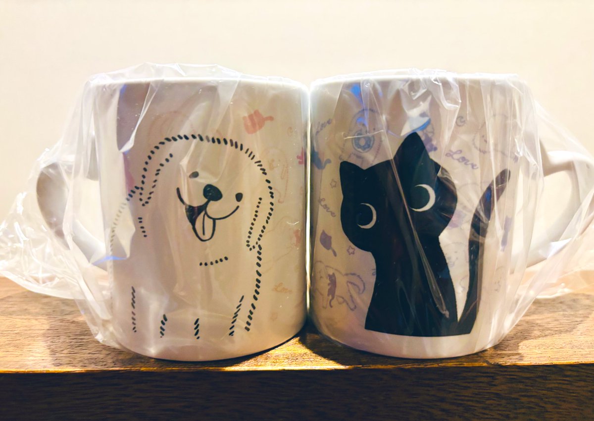 R_D_R_J's tweet photo. いつふゆマグカップ届いたぁぁぁヾﾉ｡ÒㅅÓ)ﾉ ﾊﾞﾝﾊﾞﾝ 

彼女がわんこで僕がねこ https://t.co/fBIhsti0C8