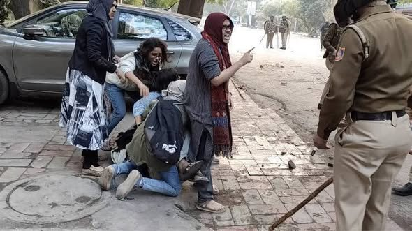 sumonseng's tweet photo. Many are saying that the #CockroachProtest is the first Gen Z movement in India. Is it so? Wasn't the anti-CAA protests in 2019 by student and youth a GenZ movement? They were vilified by the media, brutalised by the state; many are still languishing in jails. https://t.co/vnBykyhdfL