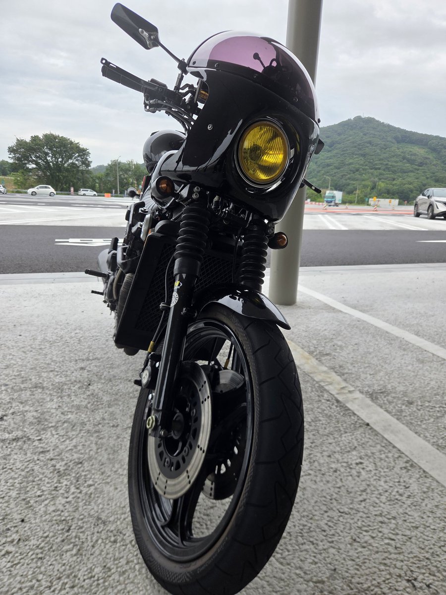 ganocchi's tweet photo. 佐野SAなう。
宇都宮あたりでパラっときたが本降りにならず済んだ。
栃木名物レモン牛乳を飲んだらとっとと出よう。あ、もちろん給油も忘れずに。 https://t.co/9frmiFxAYK