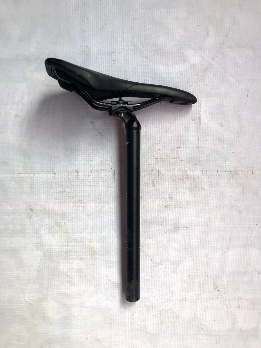 IslanHata's tweet photo. FOR SALE

Saddle Pacific Cionlli &amp; Seatpost Pardus 27,2. Used, Good Condition
Price: 125k
#fnfjb https://t.co/e2r9c9Wgkq