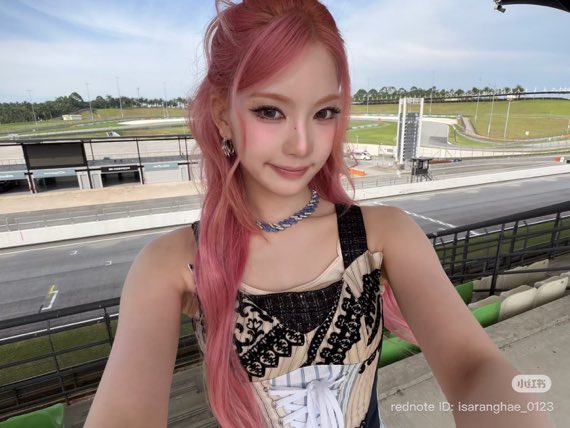 I_S_O2's tweet photo. 여저니 내아가🩷💕🤩 https://t.co/cvNHtWBc61