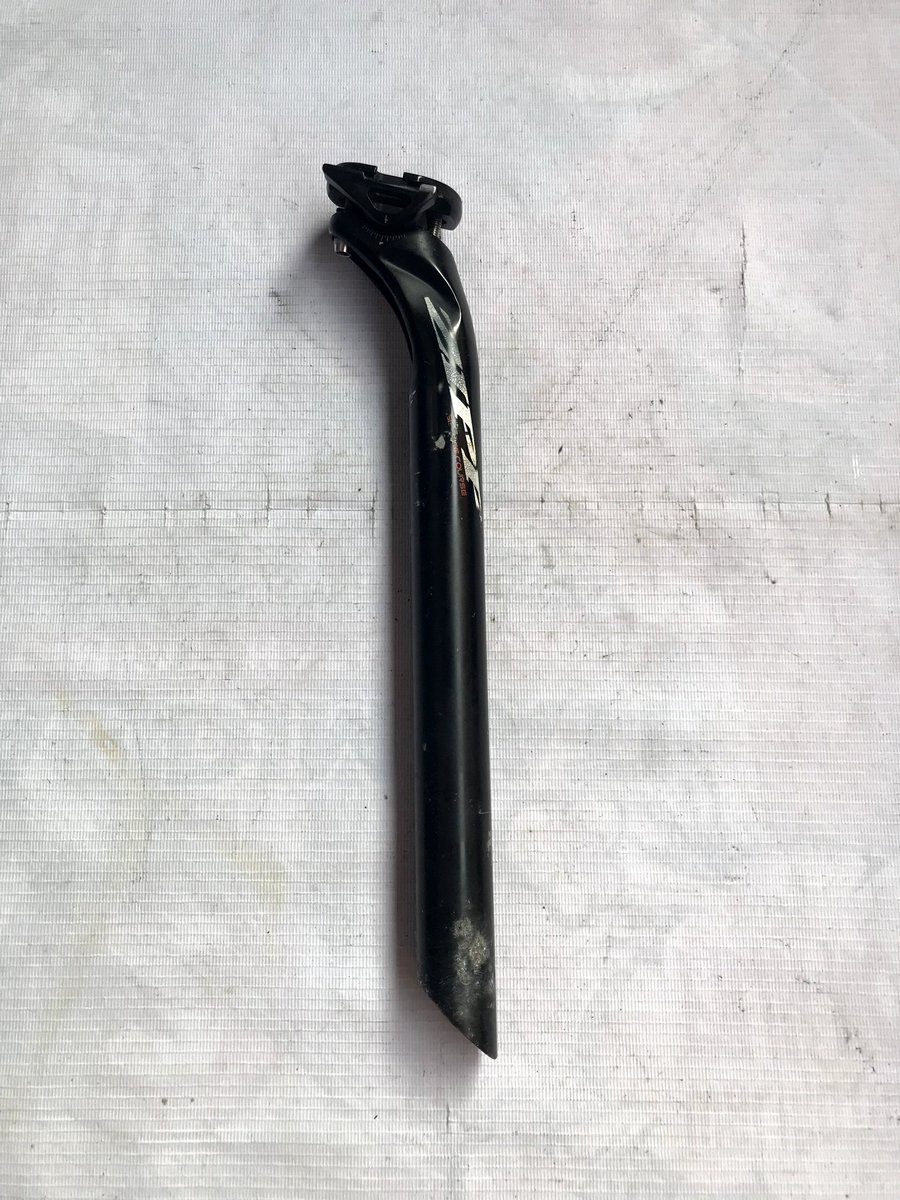 IslanHata's tweet photo. FOR SALE

Seatpost Zipp Service Course Sl Seatback 31,6. Used, Judge By Pict
Price: 600k
#fnfjb https://t.co/G4LRuyhbUm