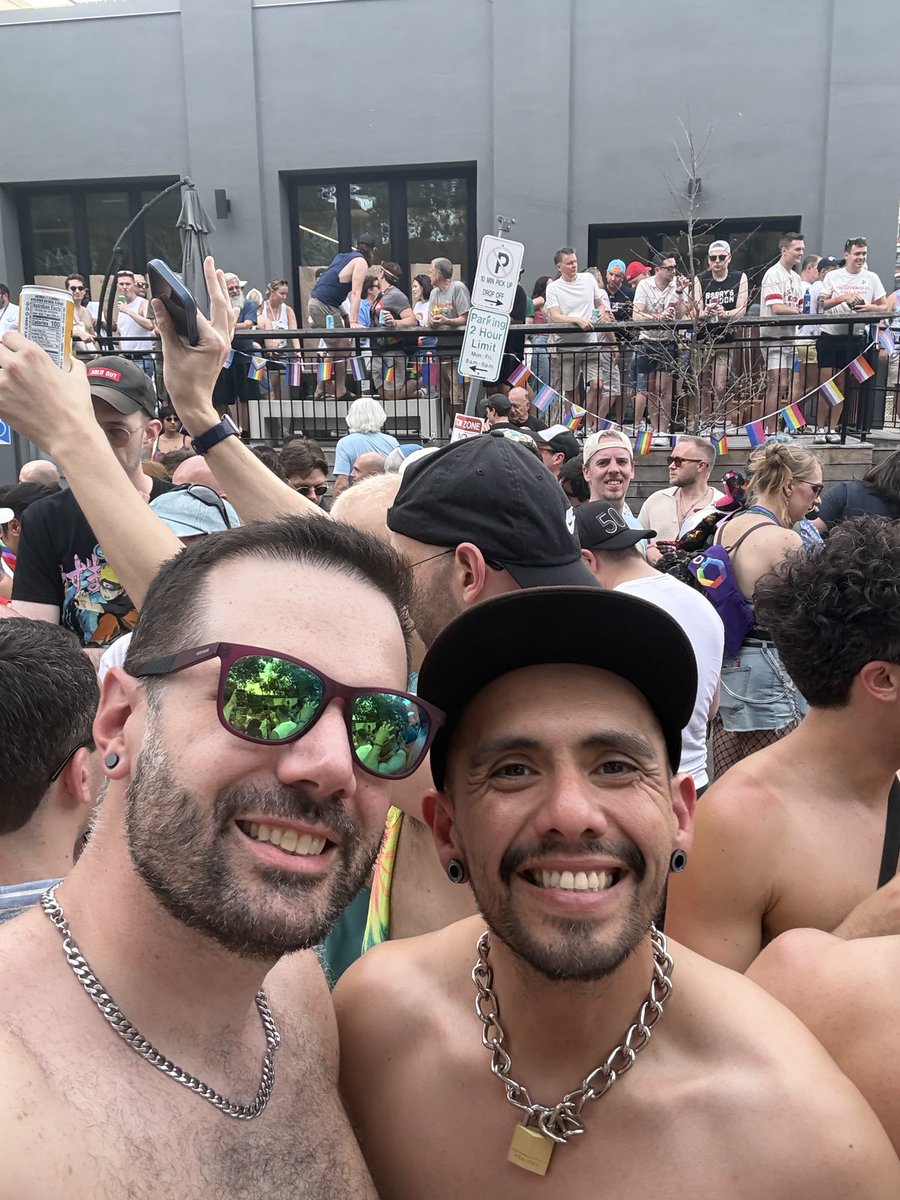 Wind_Lemon's tweet photo. My first Boston Pride was immensely fun. Still have one more day to celebrate. 🏳️‍🌈 https://t.co/SjRyVmbp4V