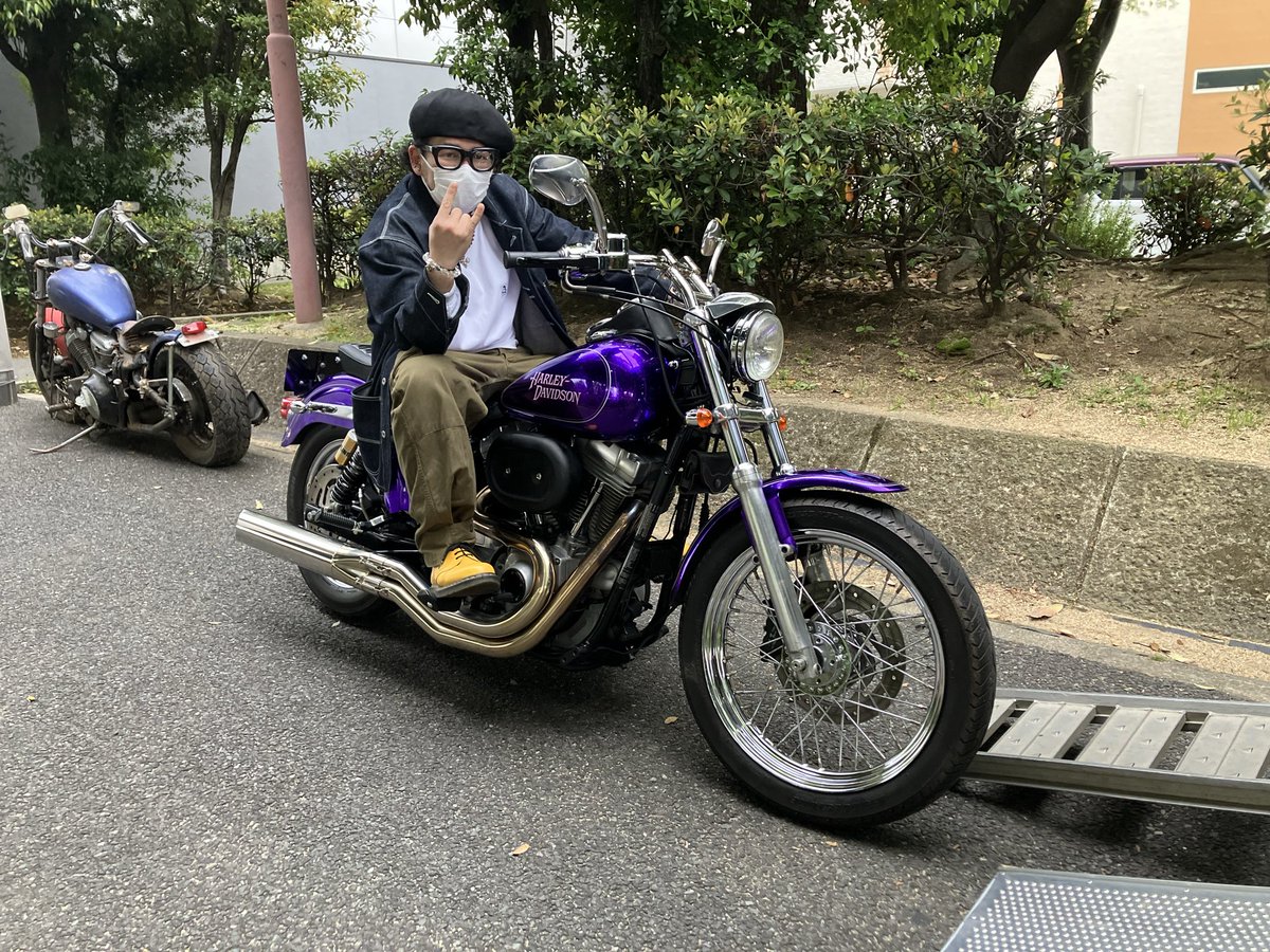 notch_style's tweet photo. うむ、どうやらMNGしていないな！？

EVO•Twin cam問わずガス検前のダイナで好みにハマる出物を数年探しておりました。

2000年式ダイナ・スーパーグライド
tc88規制前！

wild man石井さんのペイント・ピンストライプは即決やろがいっ！笑

ブーツィー•コリンズのベースっぽくてトテモヨイデ〜ス♪ https://t.co/x9uv74vbhn