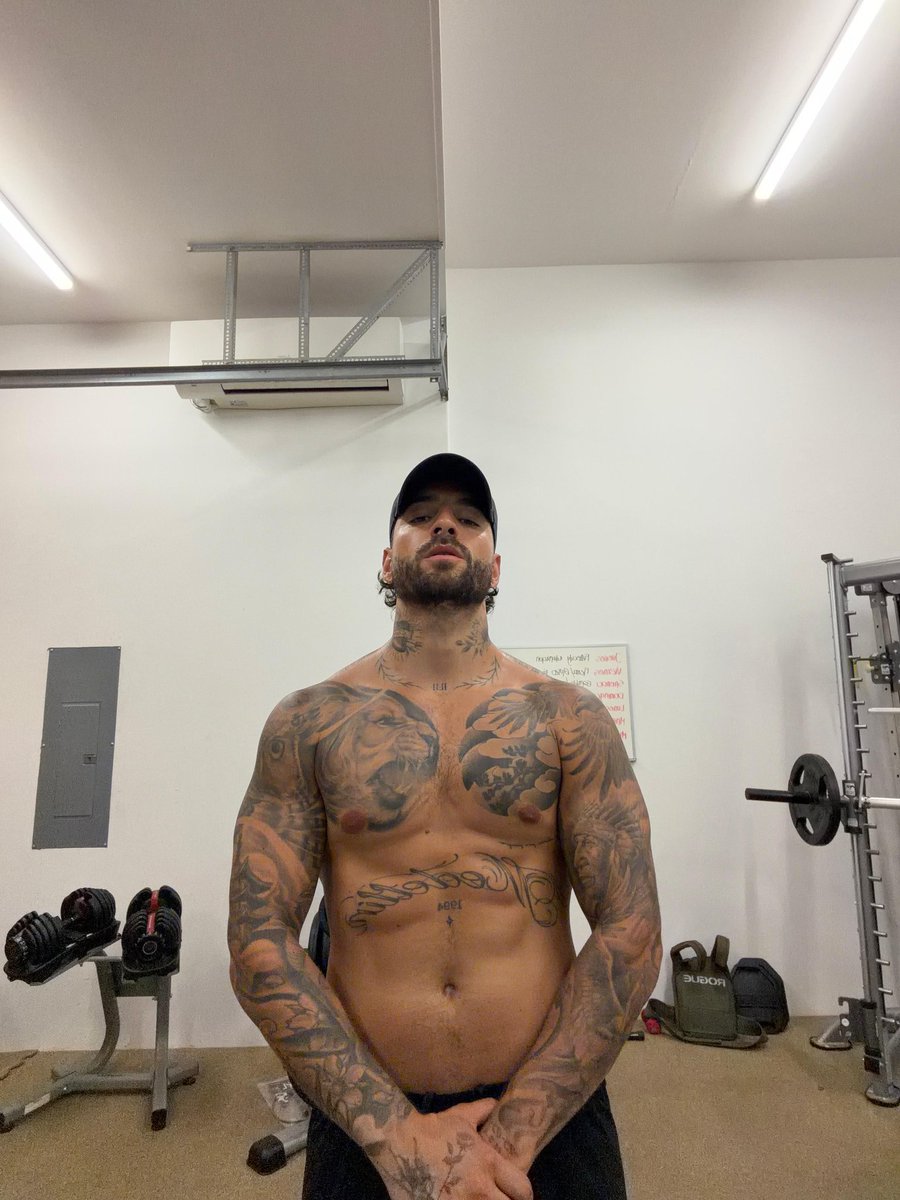 CelebrityStory4's tweet photo. Maluma - 1/6/2026 https://t.co/se2Ssalllj