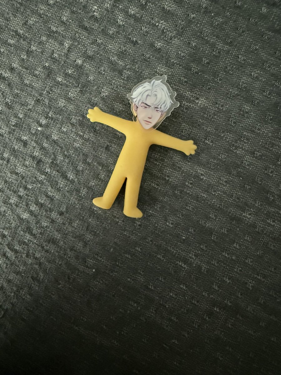 bookyejun's tweet photo. 어제 자리에서 나눔 받은 거 풀어보고 잇는데
중국풀리가 준 럭드 보고 개터짐 ㅋㅋㅋㅋ https://t.co/gXGBOS8gkq